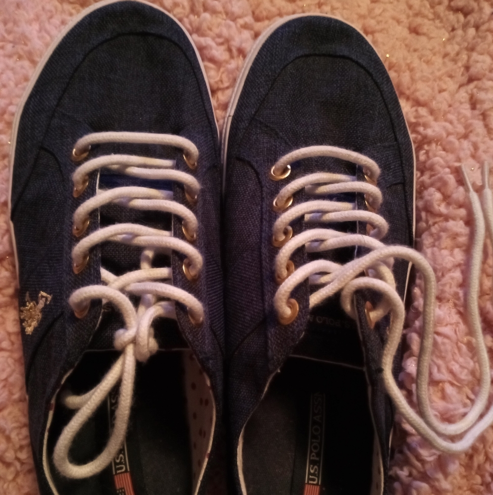 Shoes - Picture 2 of 5